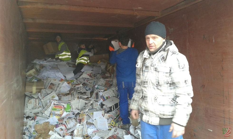 Altpapiersammlung der Fußballjugend