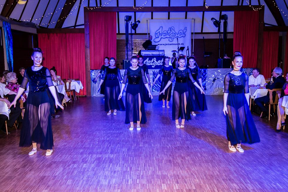 „Candy Puppets“ beim Abtswinder Chrysanthemenball