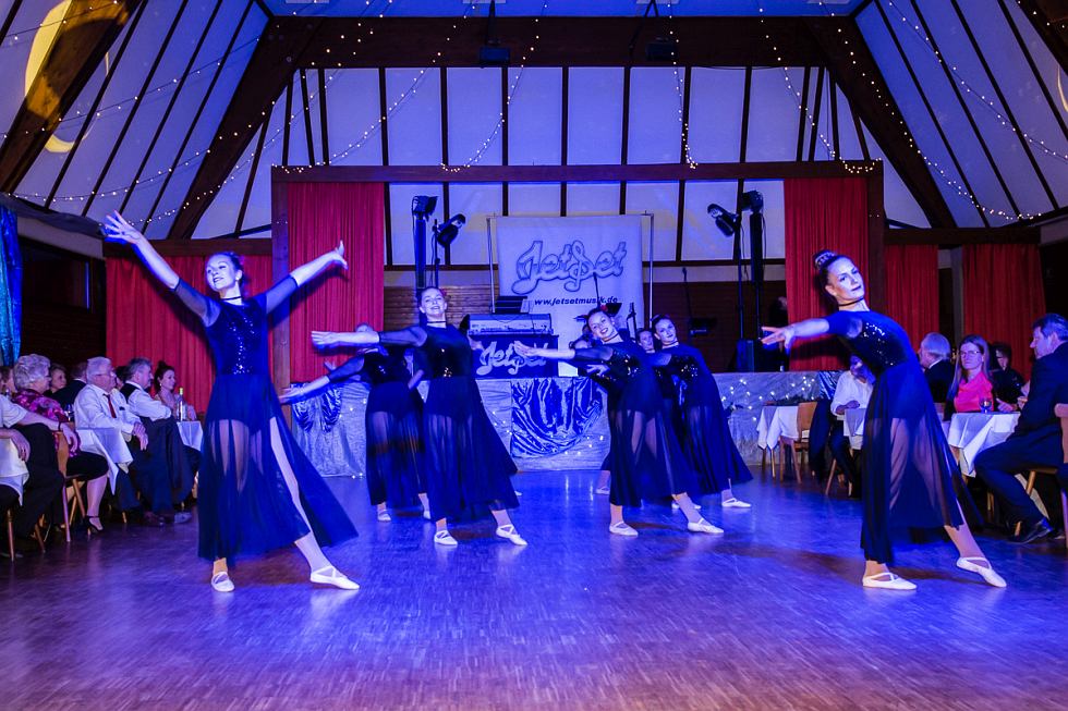 „Candy Puppets“ beim Abtswinder Chrysanthemenball