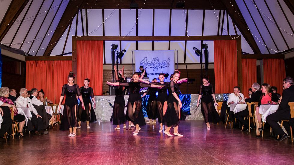 „Candy Puppets“ beim Abtswinder Chrysanthemenball