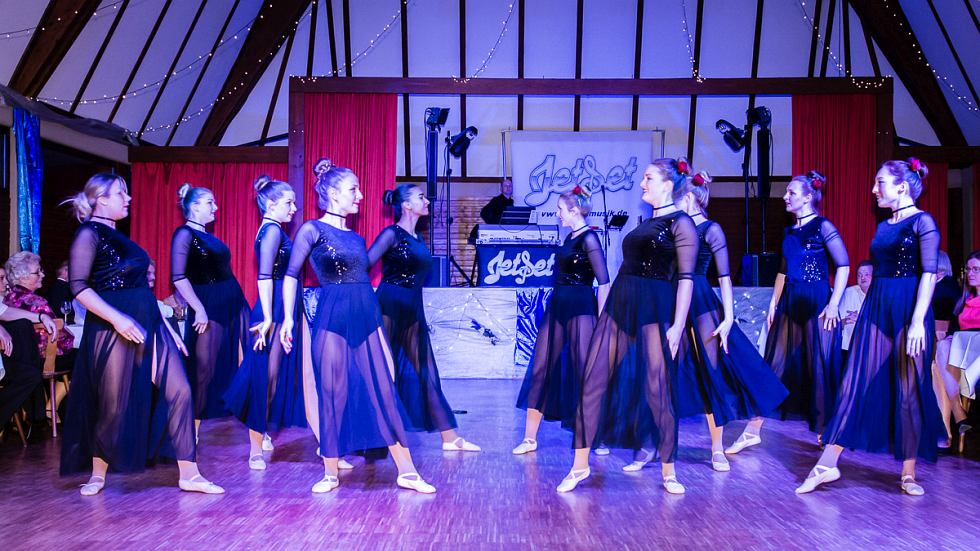 „Candy Puppets“ beim Abtswinder Chrysanthemenball