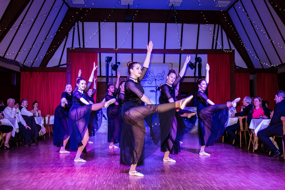 „Candy Puppets“ beim Abtswinder Chrysanthemenball