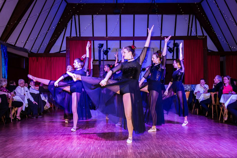 „Candy Puppets“ beim Abtswinder Chrysanthemenball