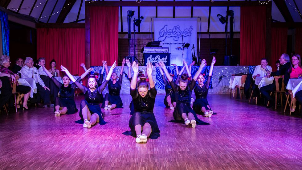 „Candy Puppets“ beim Abtswinder Chrysanthemenball