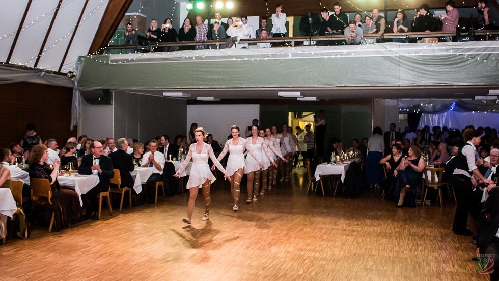 „Candy Puppets“ beim Abtswinder Chrysanthemenball