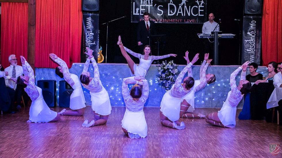 „Candy Puppets“ beim Abtswinder Chrysanthemenball