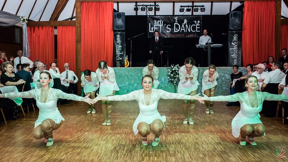 „Candy Puppets“ beim Abtswinder Chrysanthemenball