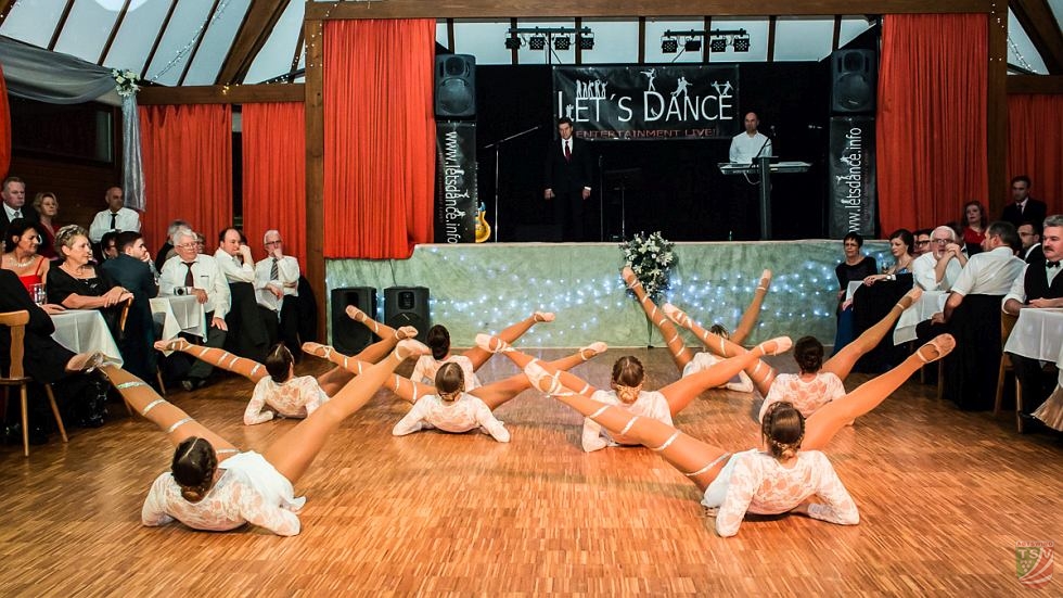 „Candy Puppets“ beim Abtswinder Chrysanthemenball