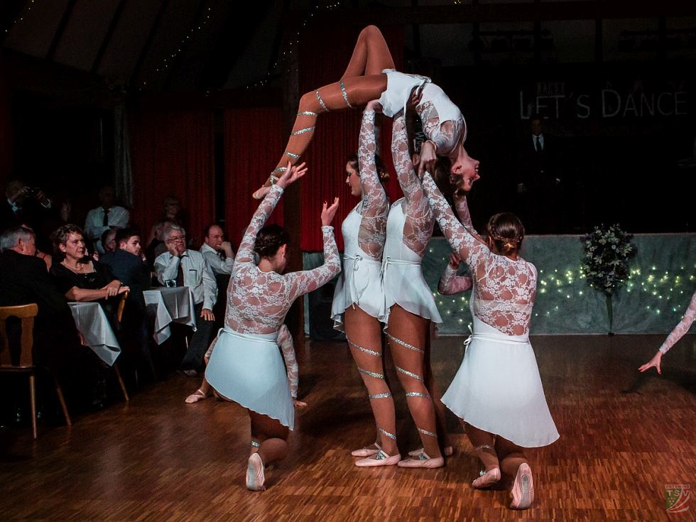 „Candy Puppets“ beim Abtswinder Chrysanthemenball