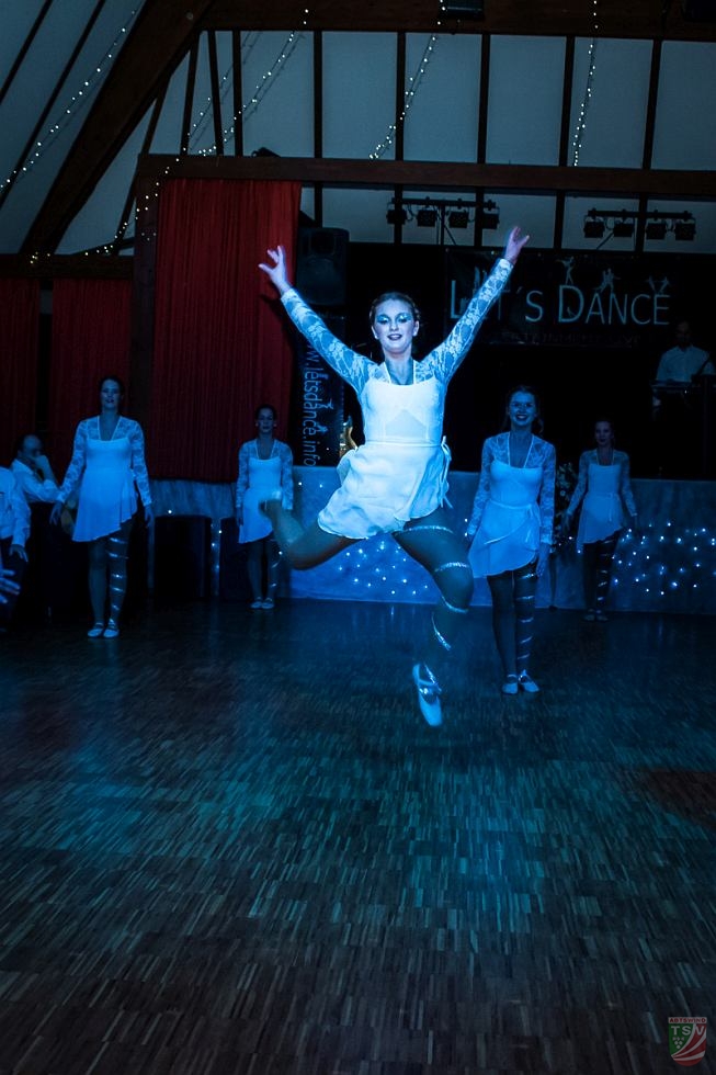 „Candy Puppets“ beim Abtswinder Chrysanthemenball