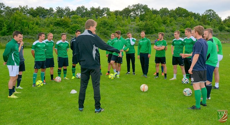 Trainingsauftakt der Landesliga-Mannschaft 13.06.2016